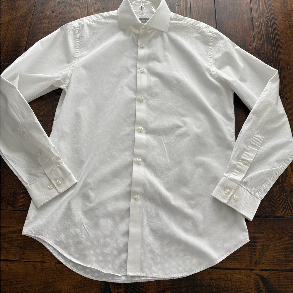 Michael Kors White Dress Shirt with Slim Fit and Pointed Collar